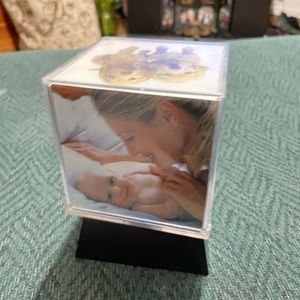 Plastic Rotating Photo Cube